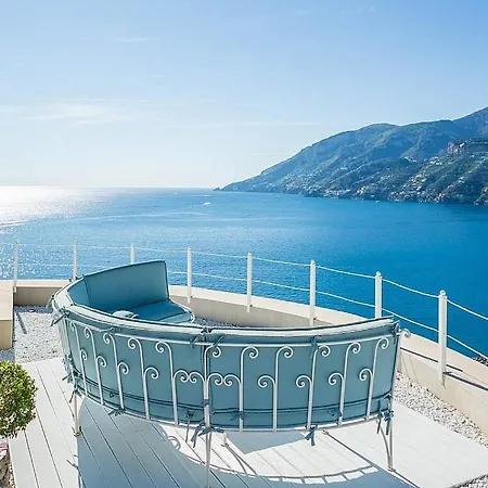 Sleeps 8 Pool Air Con Wifi
