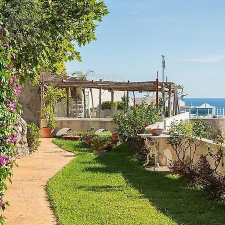Sleeps 8 Pool Air Con Wifi Villa