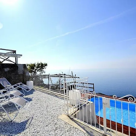 Sleeps 8 Pool Air Con Wifi Maiori